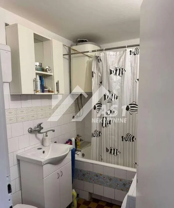 Izdavanje, dvosoban stan, 48m², Socijalno, Novi Sad Sve Podlokacije