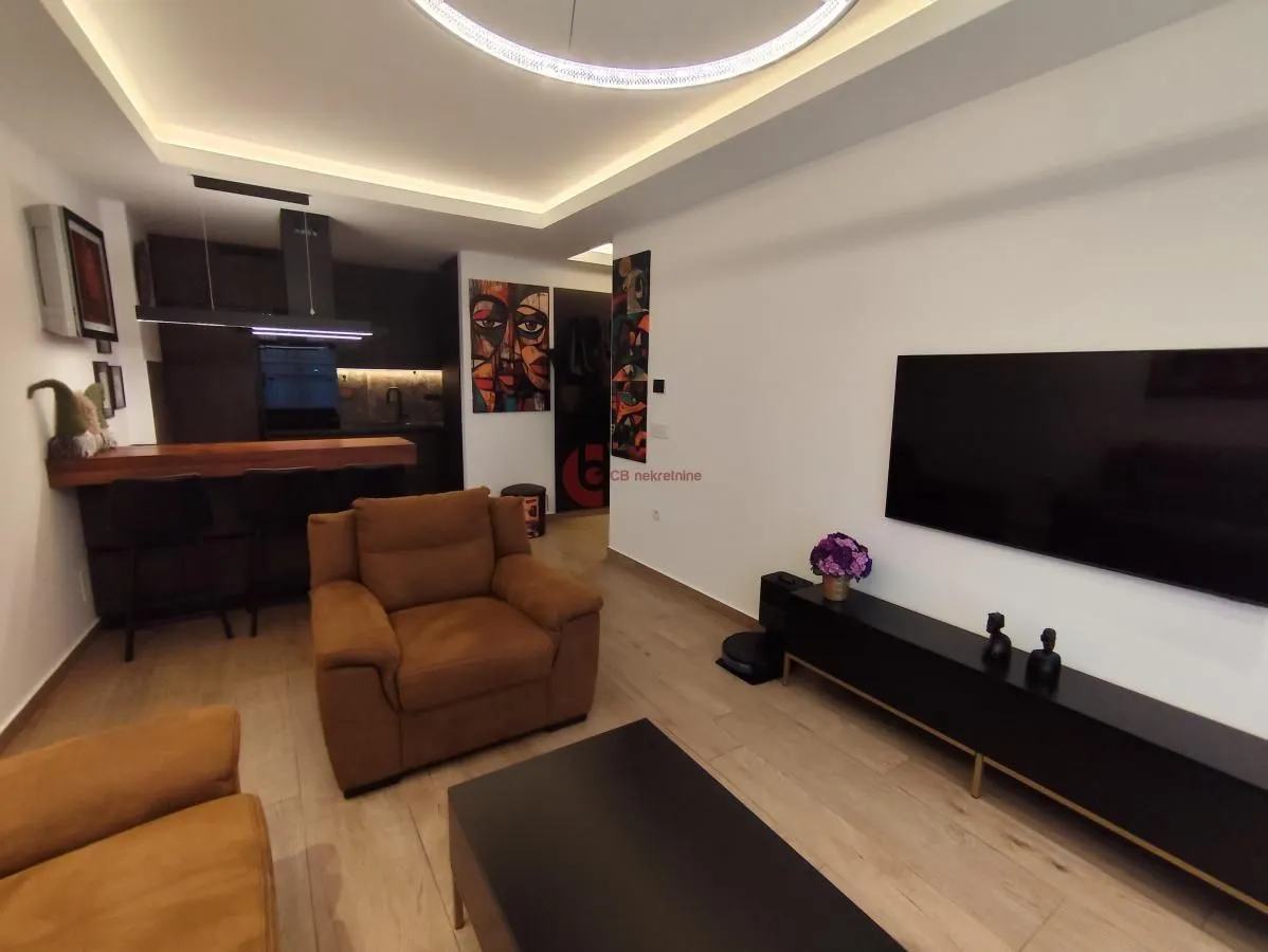 Prodaja, trosoban stan, 66m², Centar, Subotica