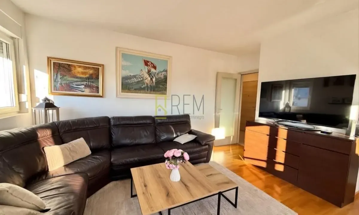 Prodaja, trosoban stan, 78m², Stari Aerodrom, Podgorica