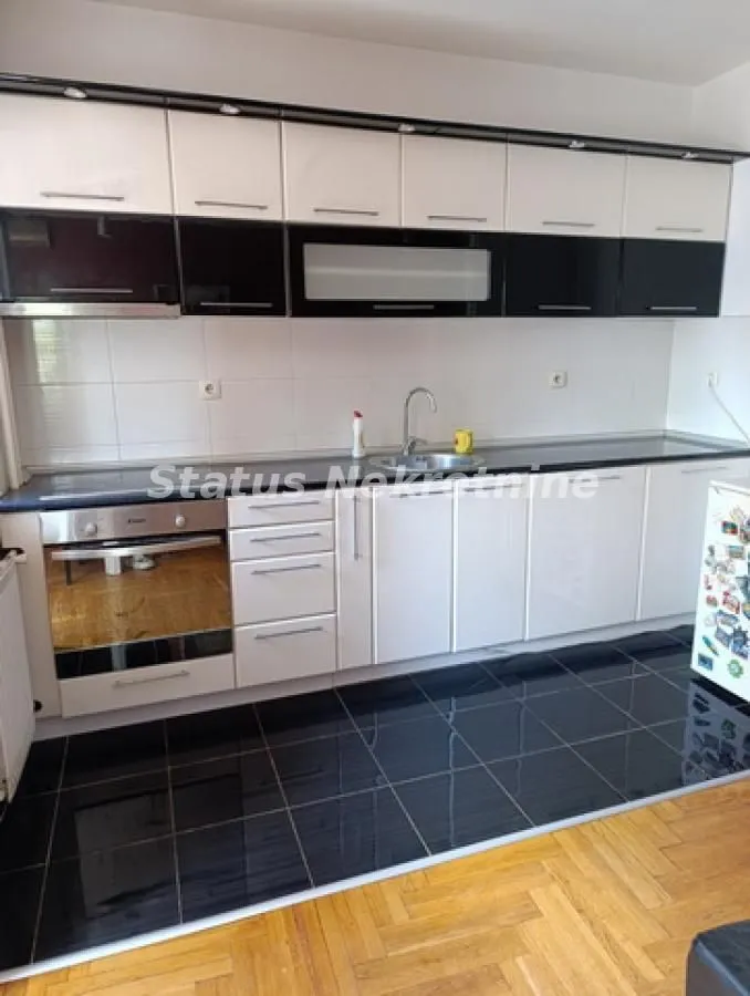 Izdavanje, trosoban stan, 65m², Grbavica, Novi Sad Sve Podlokacije