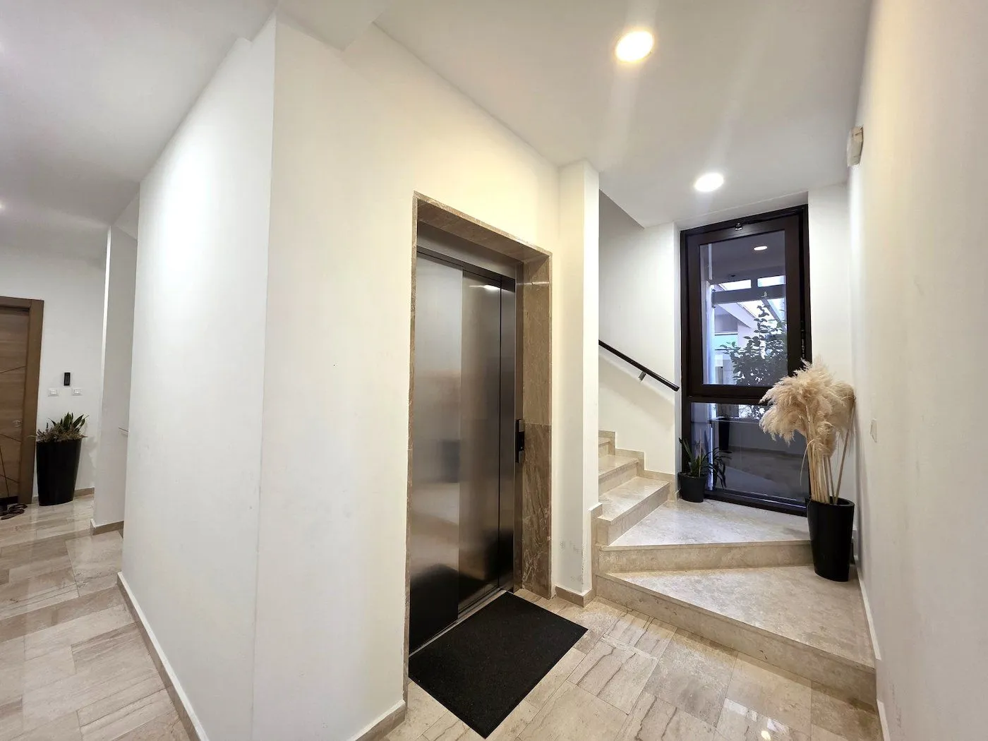 Izdavanje, jednosoban stan, 47m², Gornja Gorica, Podgorica