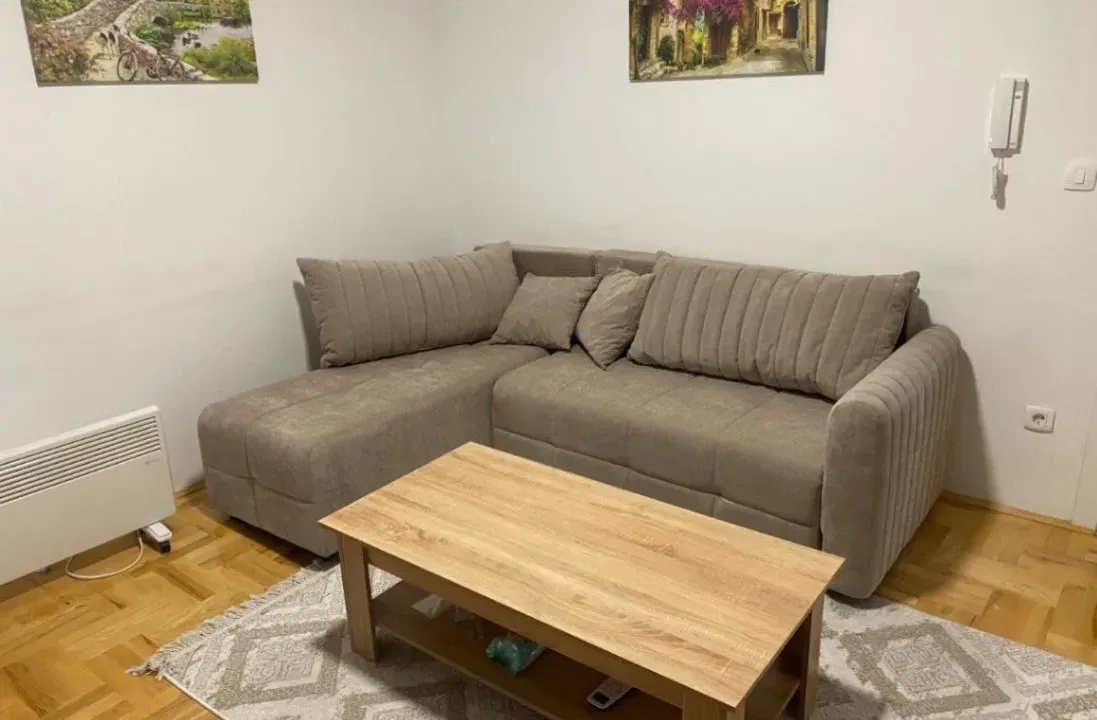 Izdavanje, dvosoban stan, 56m², Stari Aerodrom, Podgorica