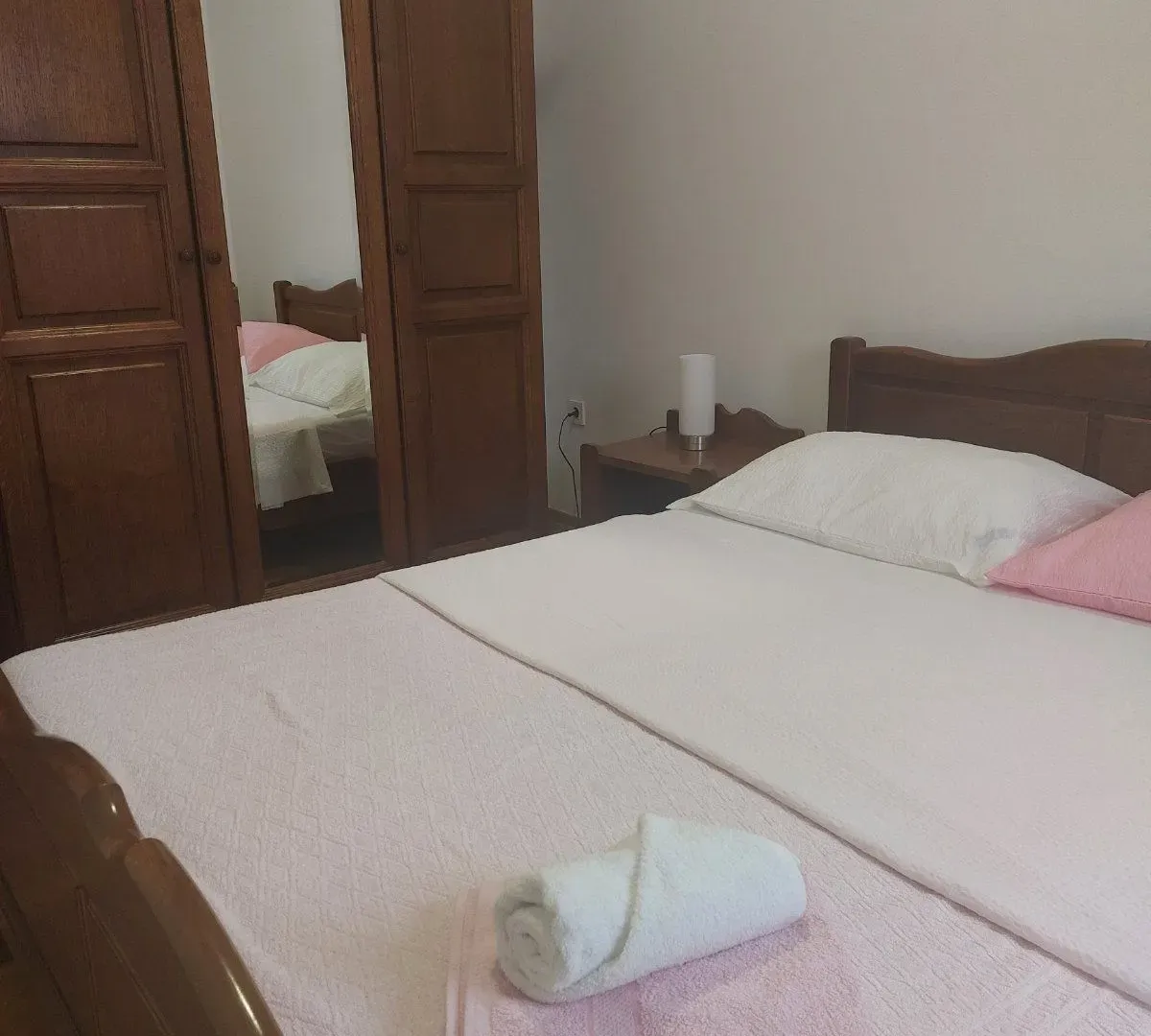 Izdavanje, dvosoban stan, 47m², Igalo, Herceg Novi