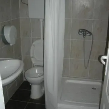 Izdavanje, poslovni prostor, 630m², Savski Venac, Beograd - image 2