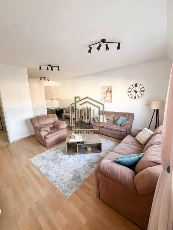 Izdavanje, dvosoban stan, 63m², Blok 9, Podgorica