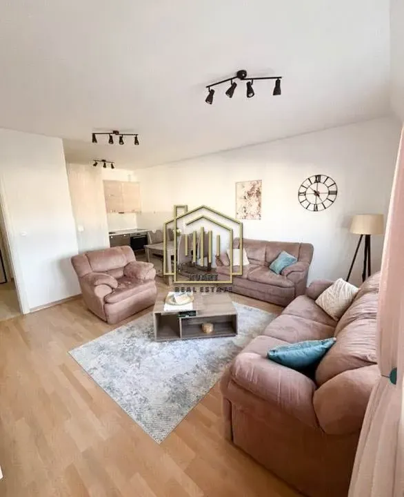 Izdavanje, dvosoban stan, 63m², Blok 9, Podgorica