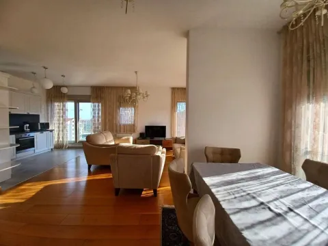 Izdavanje, trosoban stan, 103m², Centar, Budva - image 6