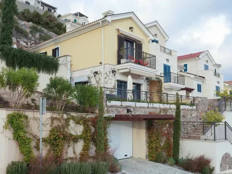 Izdavanje, kuća, 130m², Luštica Bay, Tivat - image 2