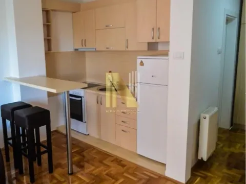 Izdavanje, garsonjera, 30m², Grbavica, Novi Sad Sve Podlokacije - image 8