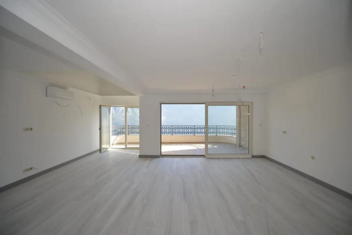 Sale, three bedroom apartment, 121m², Kotor, Crna Gora