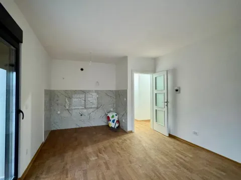 Rent, two bedroom apartment, 55m², City Kvart, Podgorica - image 3