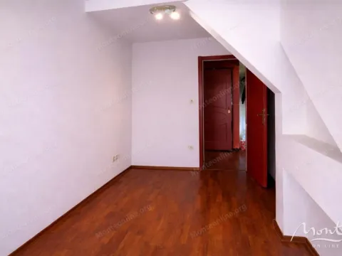 Prodaja, trosoban stan, 67m², Centar, Podgorica - image 8