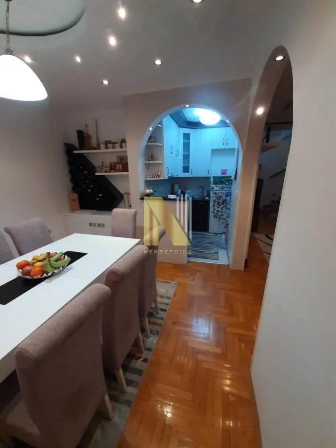 Prodaja, trosoban stan, 70m², Nova Detelinara, Novi Sad Sve Podlokacije