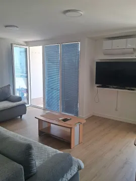 Izdavanje, jednosoban stan, 58m², Centar, Bar - image 1