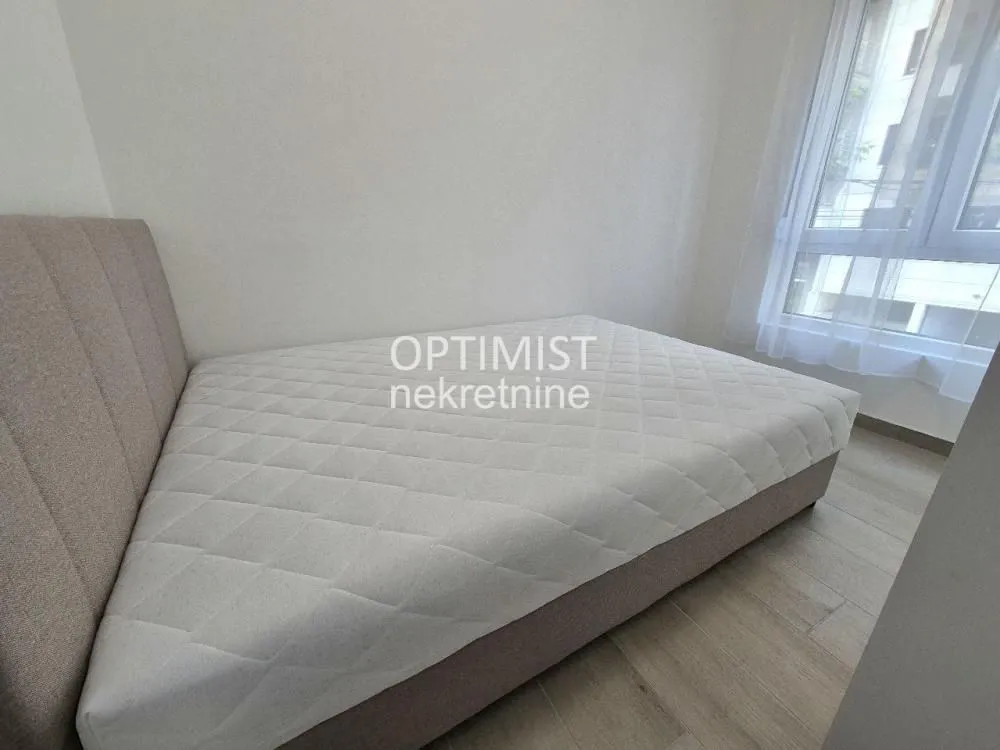 Rent, two bedroom apartment, 40m², Crveni Krst, Beograd