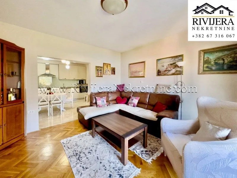 Prodaja, dvosoban stan, 92m², Dobrota, Kotor