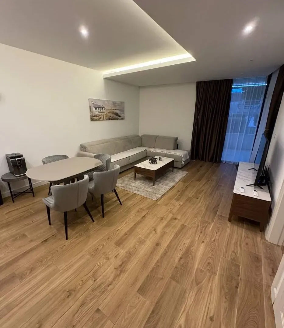 Prodaja, jednosoban stan, 80m², Tivat, Crna Gora