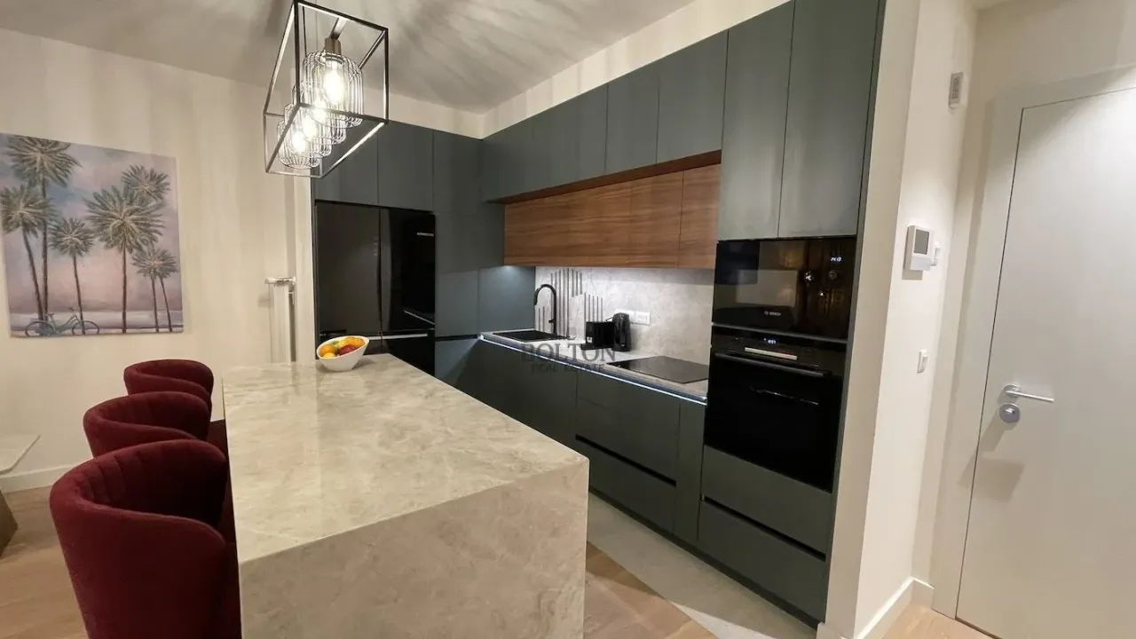 Izdavanje, trosoban stan, 86m², Savski Venac, Beograd