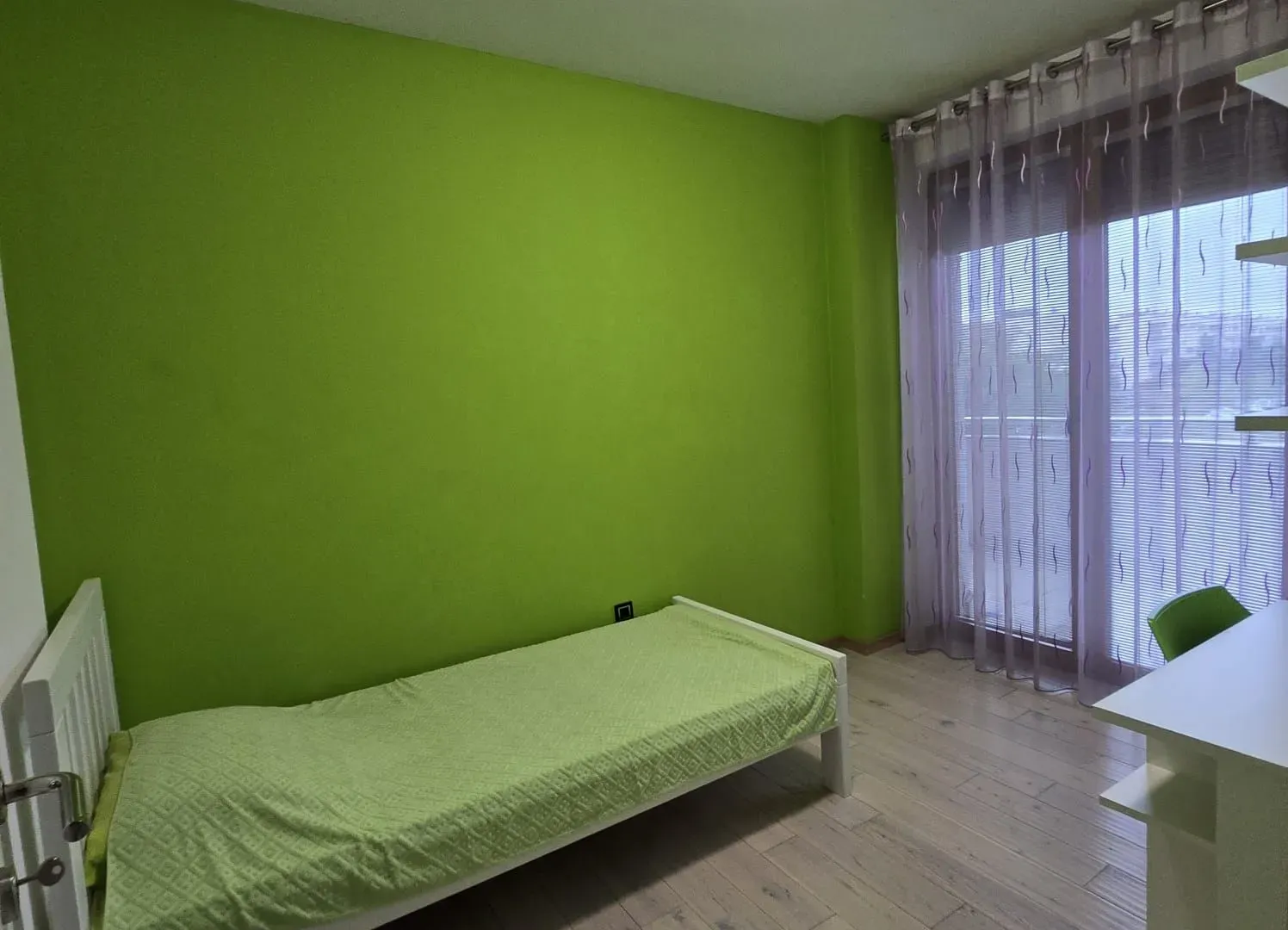 Izdavanje, trosoban stan, 140m², Preko Morače, Podgorica