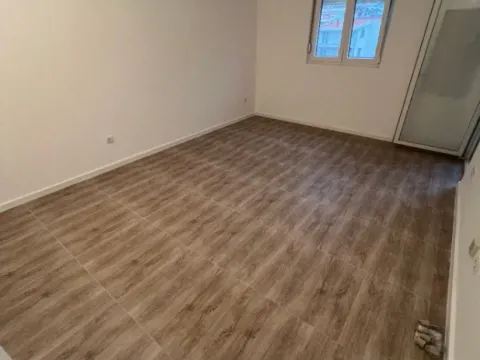 Izdavanje, garsonjera, 25m², Šušanj, Bar - image 4