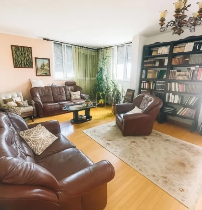 Prodaja, trosoban stan, 105m², Blok 5, Podgorica