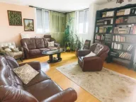 Prodaja, trosoban stan, 105m², Blok 5, Podgorica - image 1