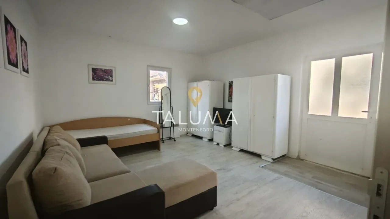 Rent, one bedroom apartment, 32m², Stari Aerodrom, Podgorica