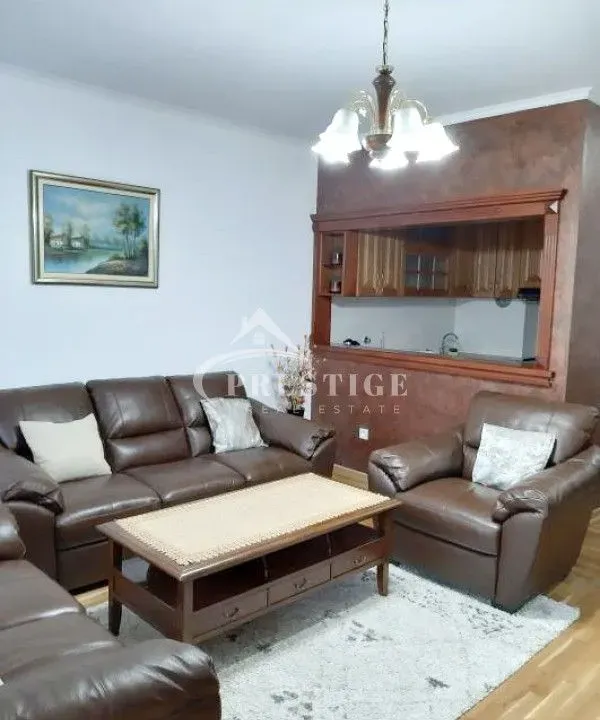 Izdavanje, dvosoban stan, 63m², Stara Varoš, Podgorica