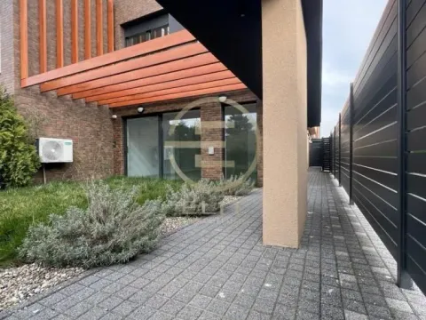 Prodaja, kuća, 181m², Sremska Kamenica, Petrovaradin - image 26