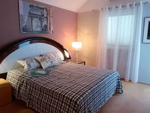 Izdavanje, trosoban stan, 130m², Centar, Herceg Novi - image 3