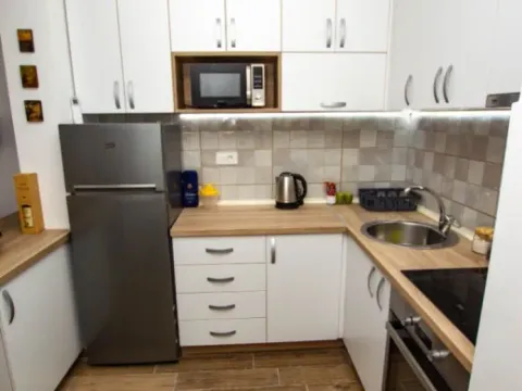 Daily-rent, one bedroom apartment, 50m², Centar, Bar - image 2