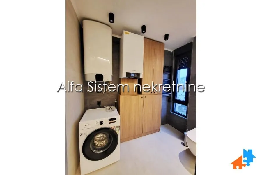 Izdavanje, trosoban stan, 90m², Uciteljsko Naselje, Zvezdara Sve Podlokacije