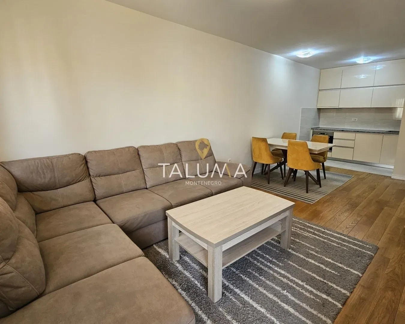 Izdavanje, dvosoban stan, 69m², City Kvart, Podgorica