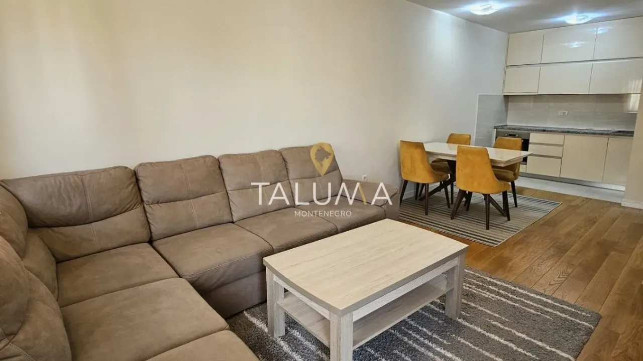 Izdavanje, dvosoban stan, 69m², City Kvart, Podgorica