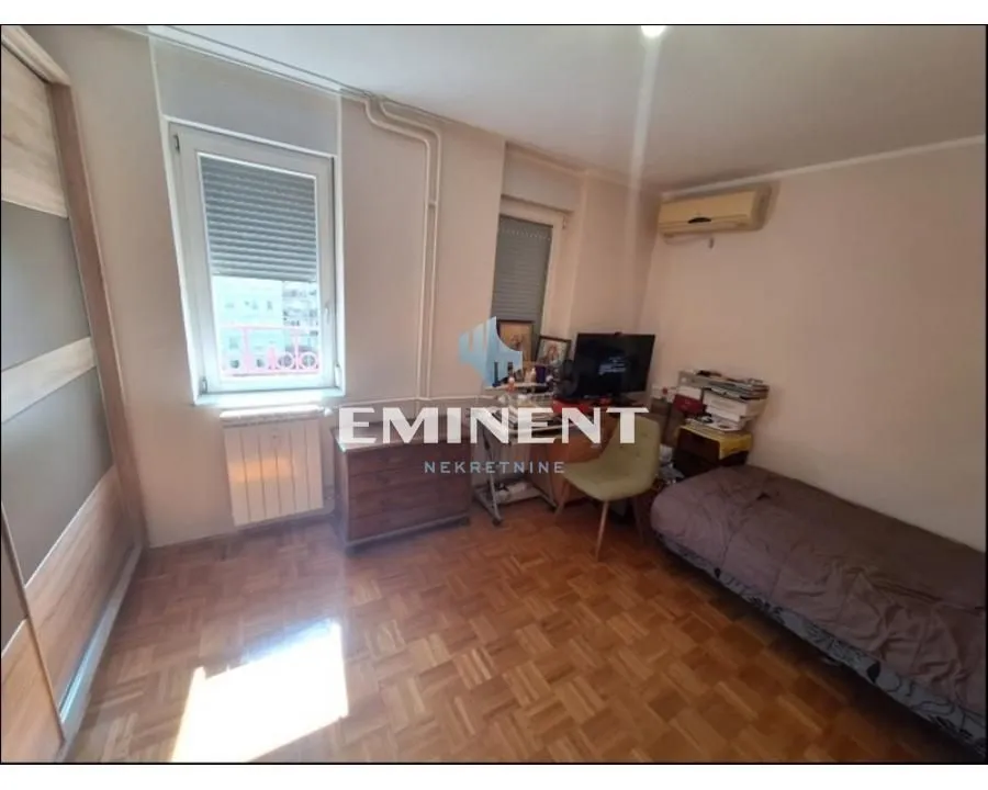Izdavanje, četvorosoban stan, 90m², Novi Beograd Blok 45, Novi Beograd Sve Podlokacije