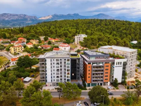 Rent, two bedroom apartment, 66m², Vezirov Most, Podgorica - image 16