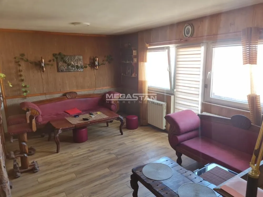 Prodaja, četvorosoban stan, 77m², Borča 1, Borča Sve Podlokacije