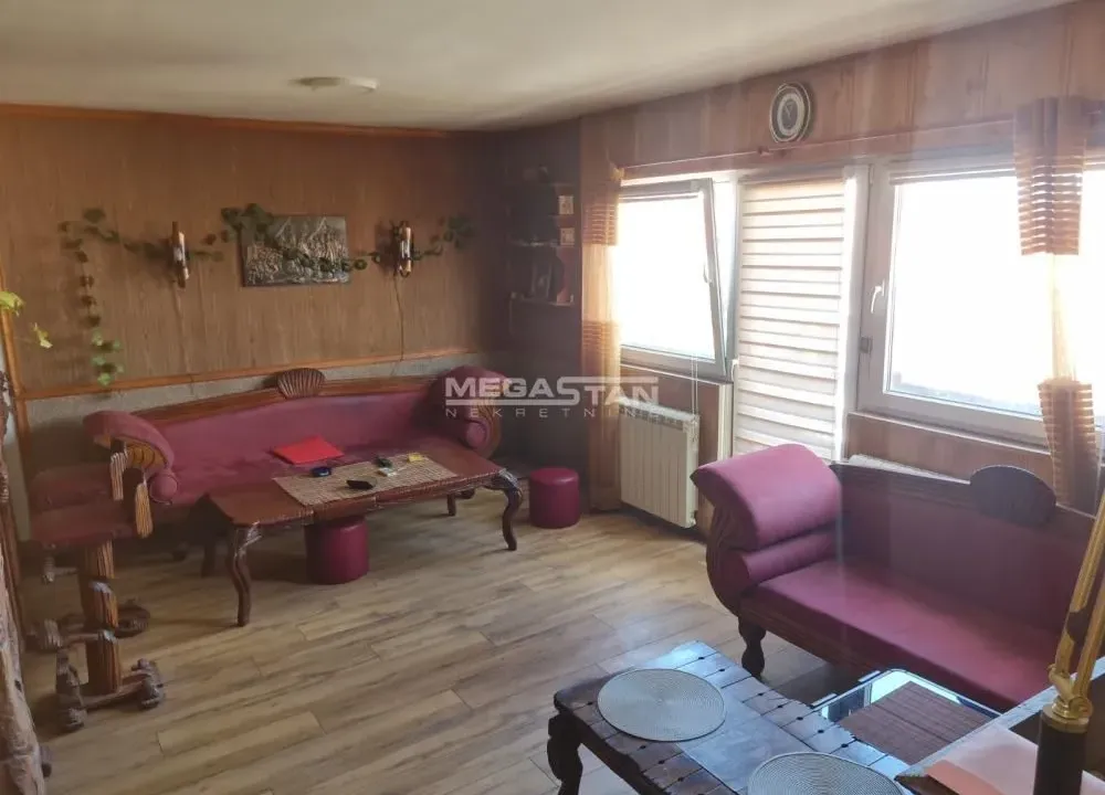 Prodaja, četvorosoban stan, 77m², Borča 1, Borča Sve Podlokacije