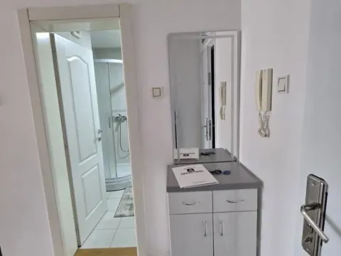 Rent, studio apartment, 26m², Novo naselje, Novi Sad - image 10