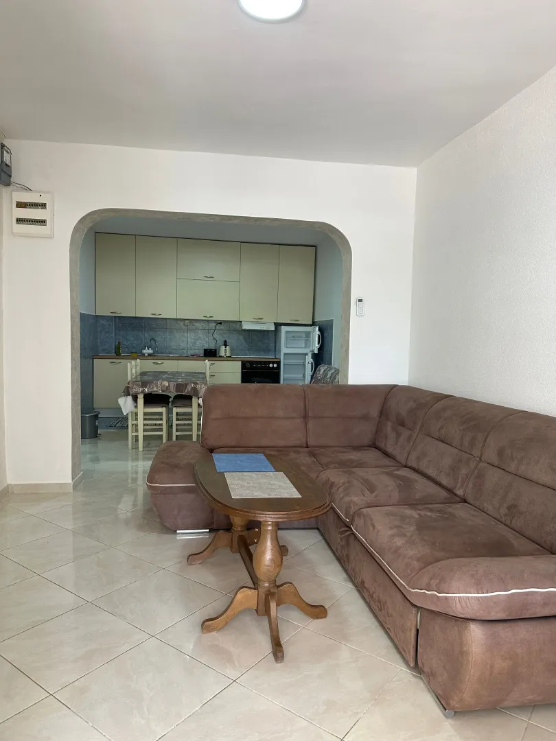 Izdavanje, jednosoban stan, 60m², Makedonsko naselje, Bar