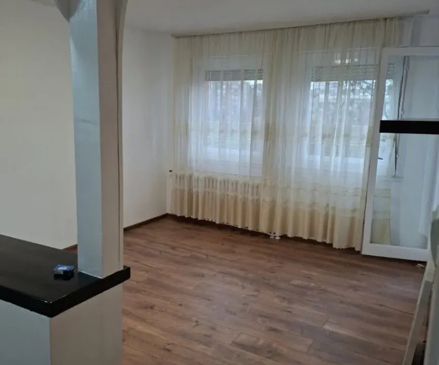 Izdavanje, trosoban stan, 64m², Novi Beograd Blok 9, Novi Beograd Sve Podlokacije