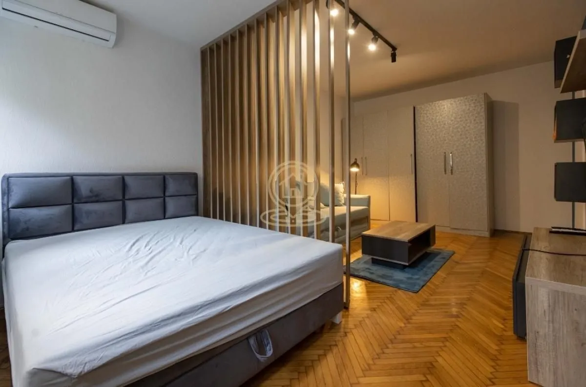 Rent, one bedroom apartment, 38m², Stari Grad, Beograd