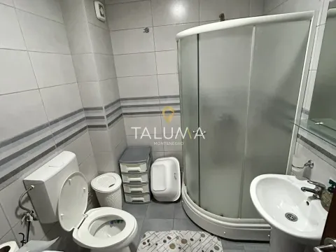 Izdavanje, dvosoban stan, 70m², Tuški Put, Podgorica - image 8