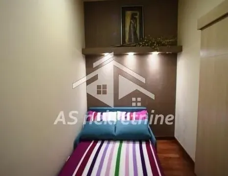 Izdavanje, trosoban stan, 80m², Stari Grad, Beograd - image 11