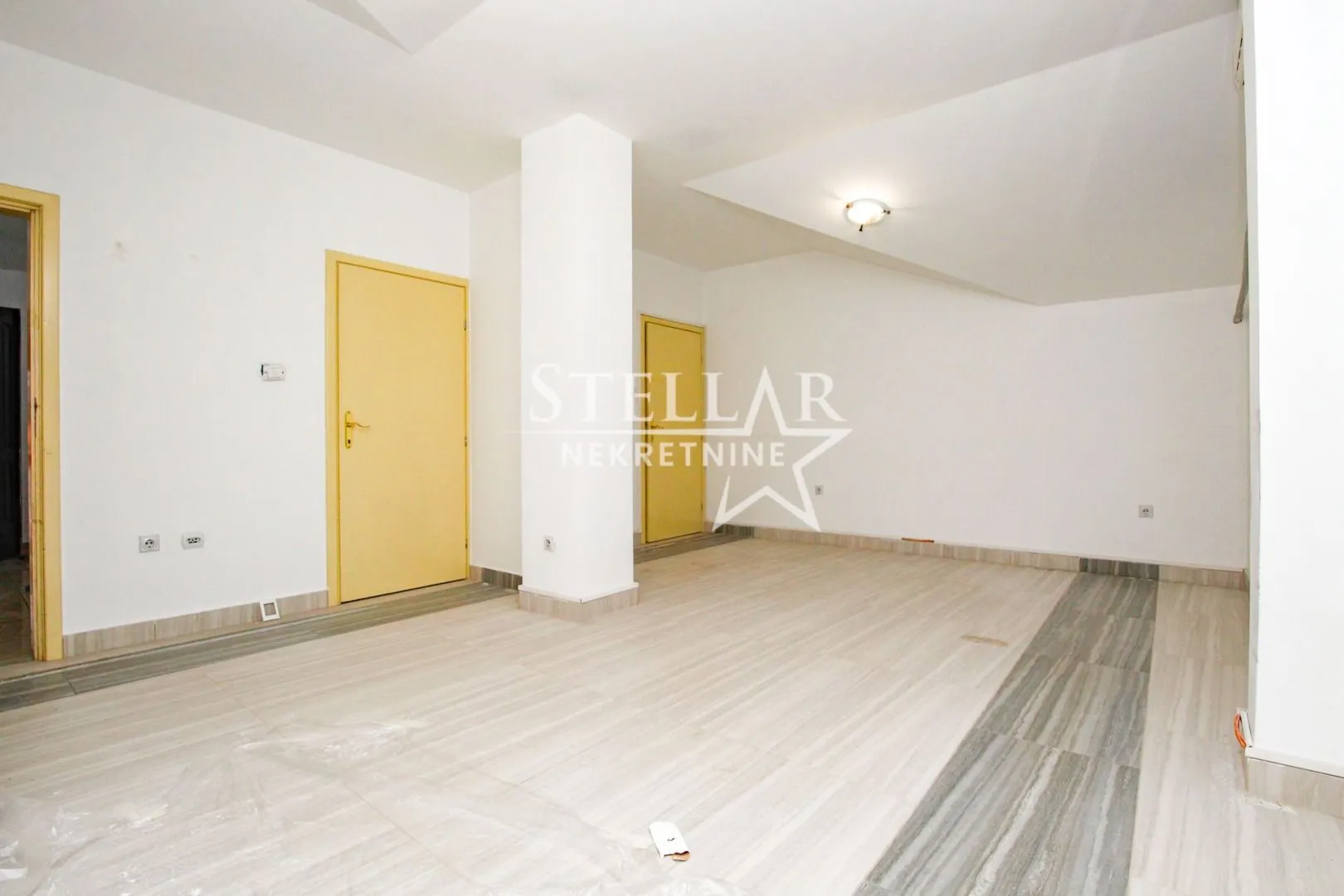 Rent, office space, 120m², Stari Aerodrom, Podgorica