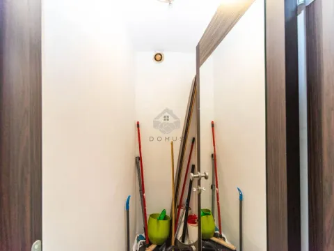 Izdavanje, poslovni prostor, 80m², Blok 5, Podgorica - image 9