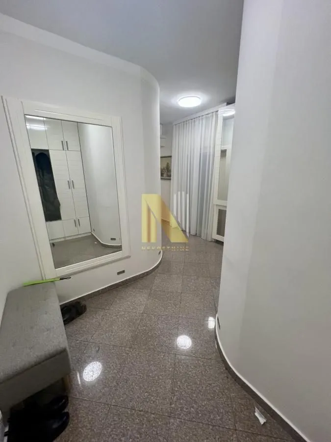 Prodaja, četvorosoban stan, 105m², Centar, Novi Sad