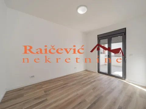 Sale, three bedroom apartment, 120m², Savski Venac, Beograd - image 9