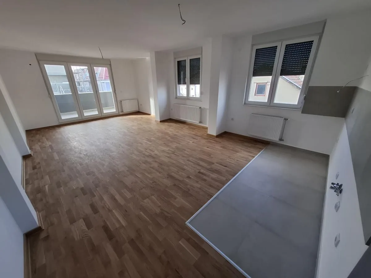 Prodaja, četvorosoban stan, 116m², Telep, Novi Sad Sve Podlokacije