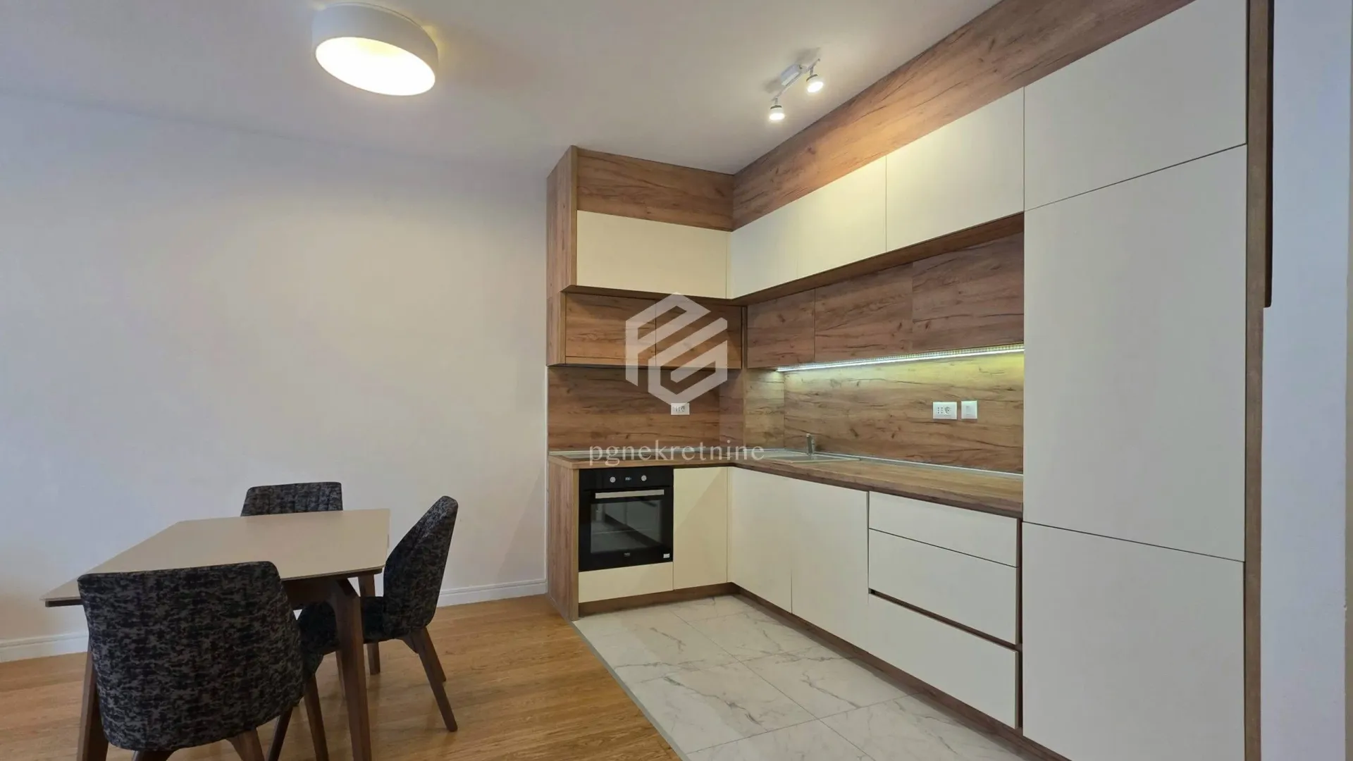 Prodaja, jednosoban stan, 57m², Podgorica, Crna Gora